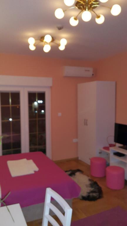 Akva Gold Aparthotel Arandjelovac Rom bilde